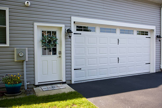 24/7 Emergency Garage Door Panel Replacement experts in Bonsall, CA